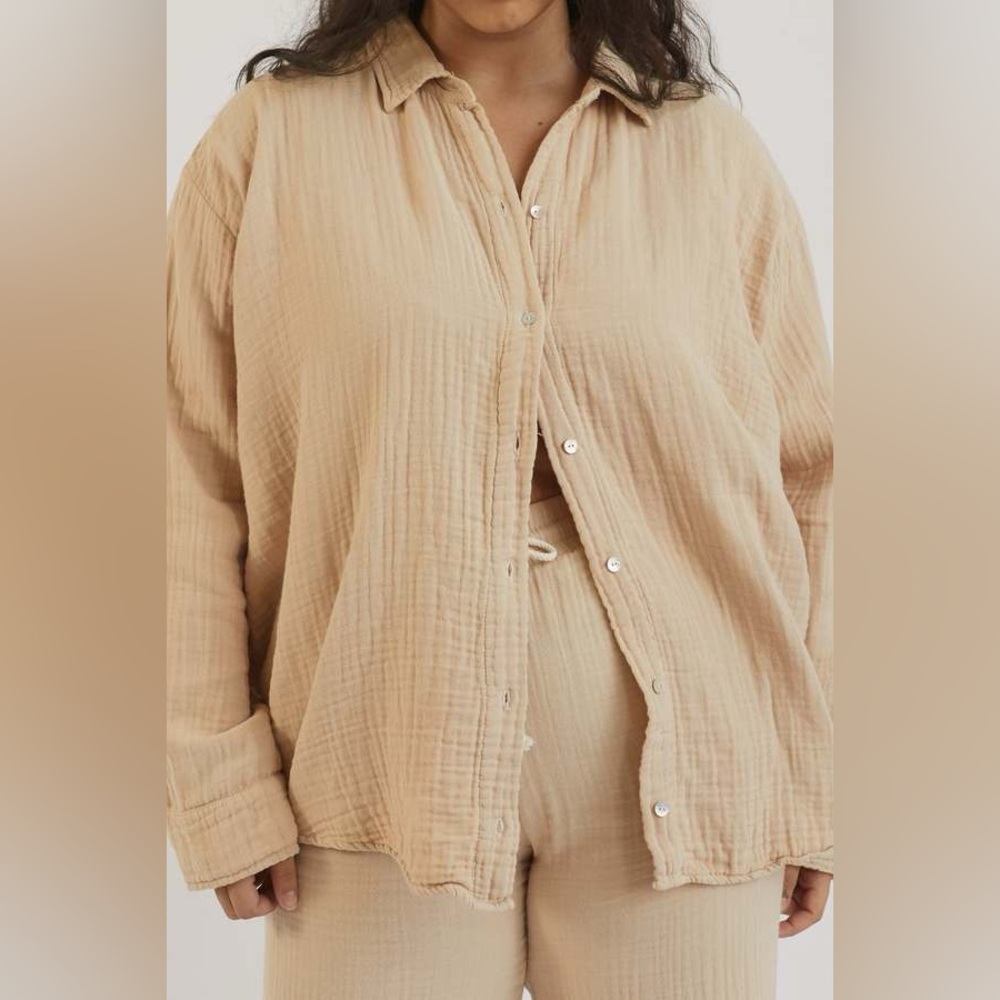 Donni The Bubble Shirt in Sand